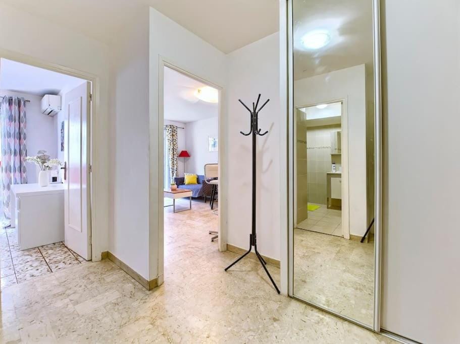 Superbe Appartement Près de la Gare-Clim-Wifi-Espace dedié au Travail Apartment in Nice