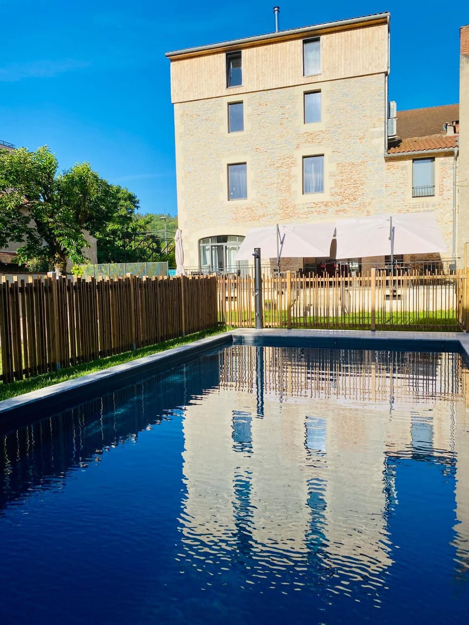 Property building, Swimming pool