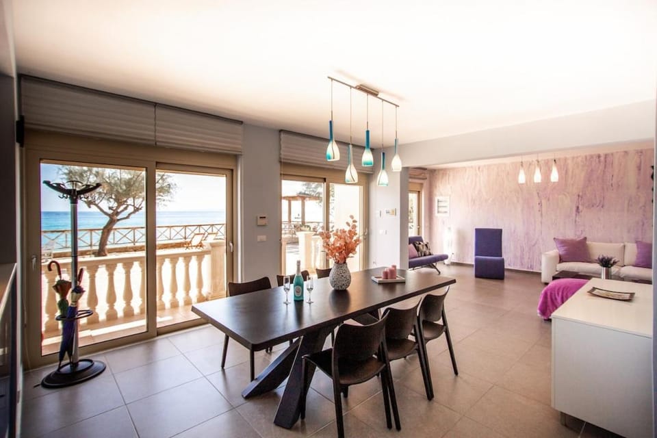View (from property/room), Balcony/Terrace, Living room, Seating area, Dining area