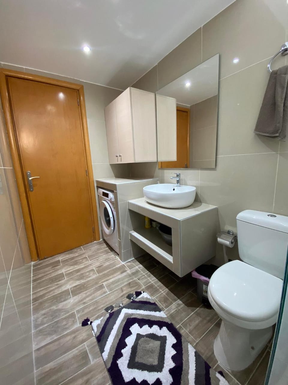 Toilet, Bathroom, towels