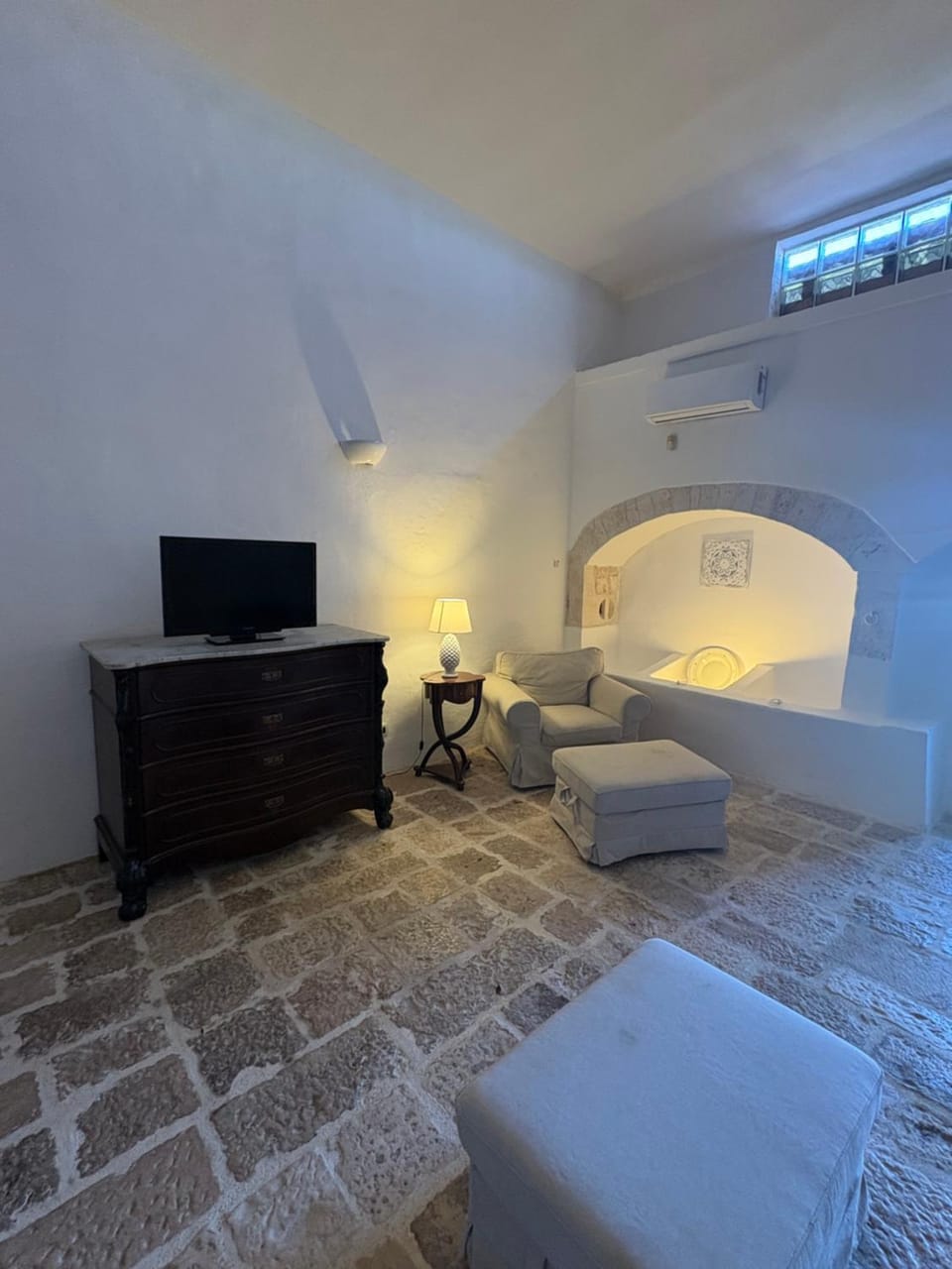 TV and multimedia, Living room, Photo of the whole room, Seating area