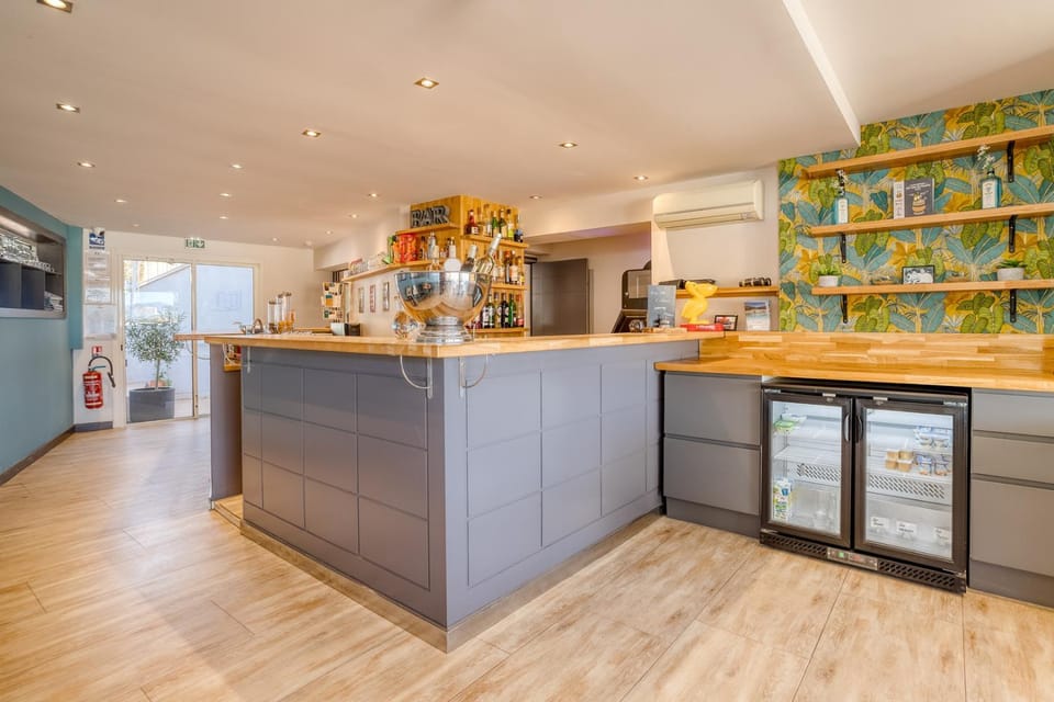 Lounge or bar, Breakfast