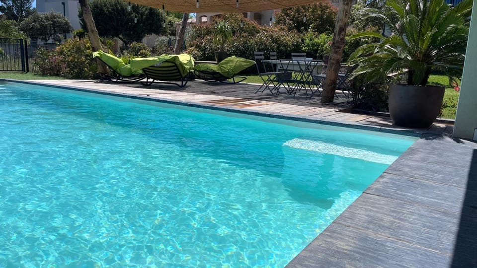 Villa climatisée piscine billard ping-pong Villa in Provence-Alpes-Côte d'Azur