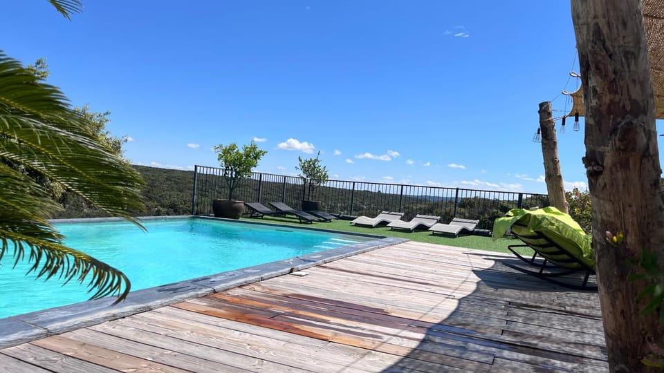 Villa climatisée piscine billard ping-pong Villa in Provence