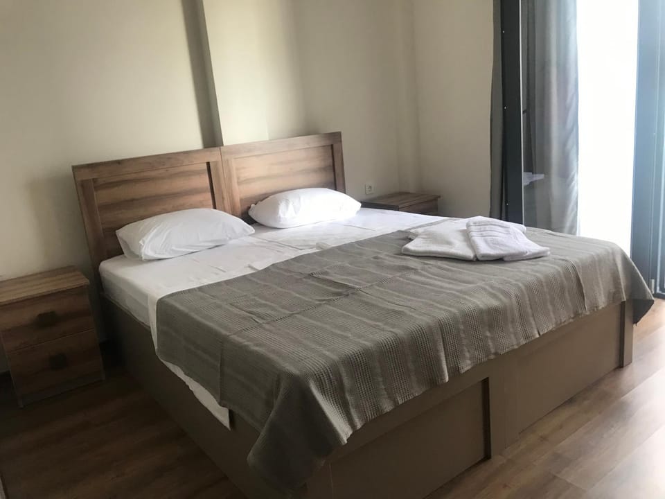 Photo of the whole room, Bedroom, towels