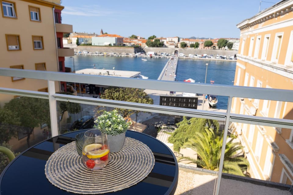 Day, View (from property/room), Balcony/Terrace, City view
