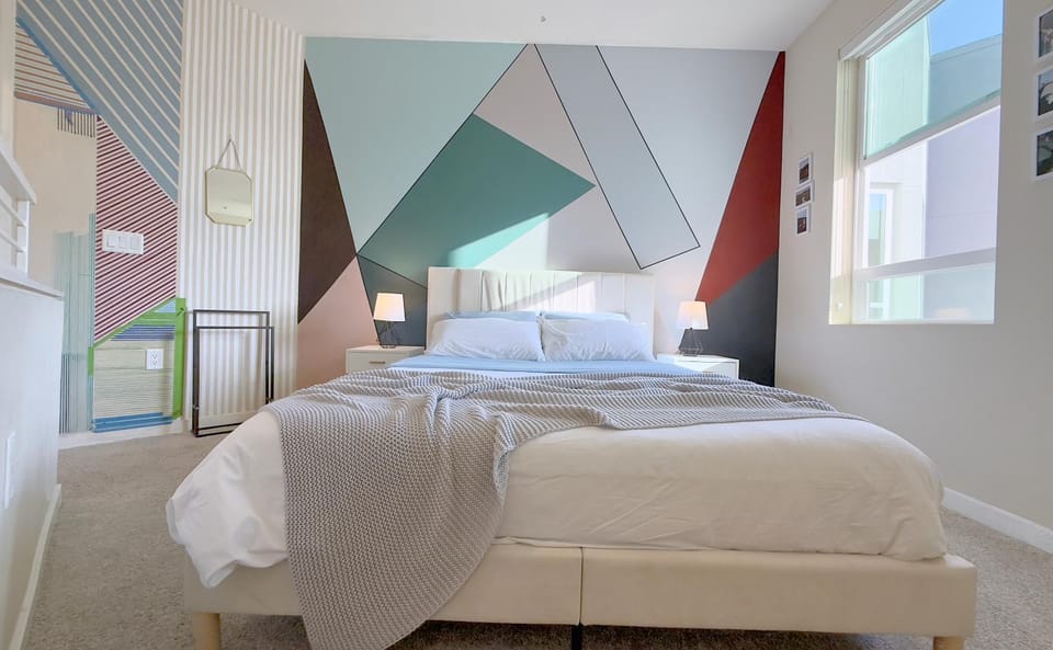 Creative 2 Levels Penthouse Apartment in San Fernando Valley