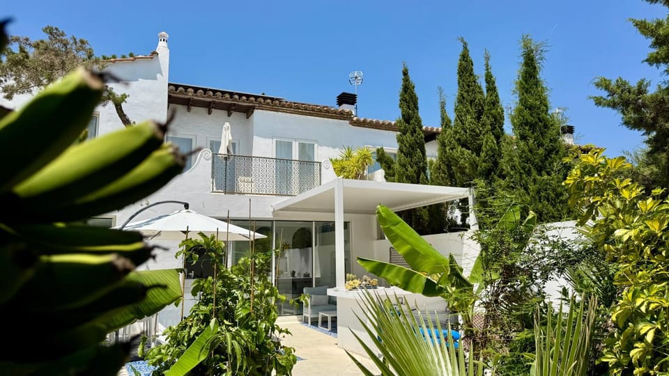 Property building, Balcony/Terrace, Garden view