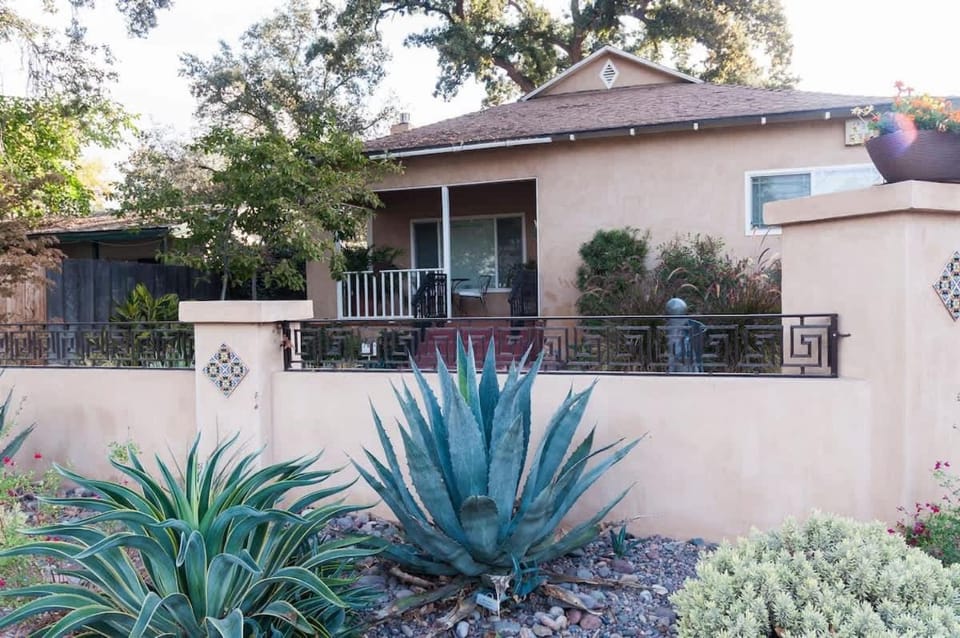 Group Retreat with Hot Tub & Studio House in Visalia