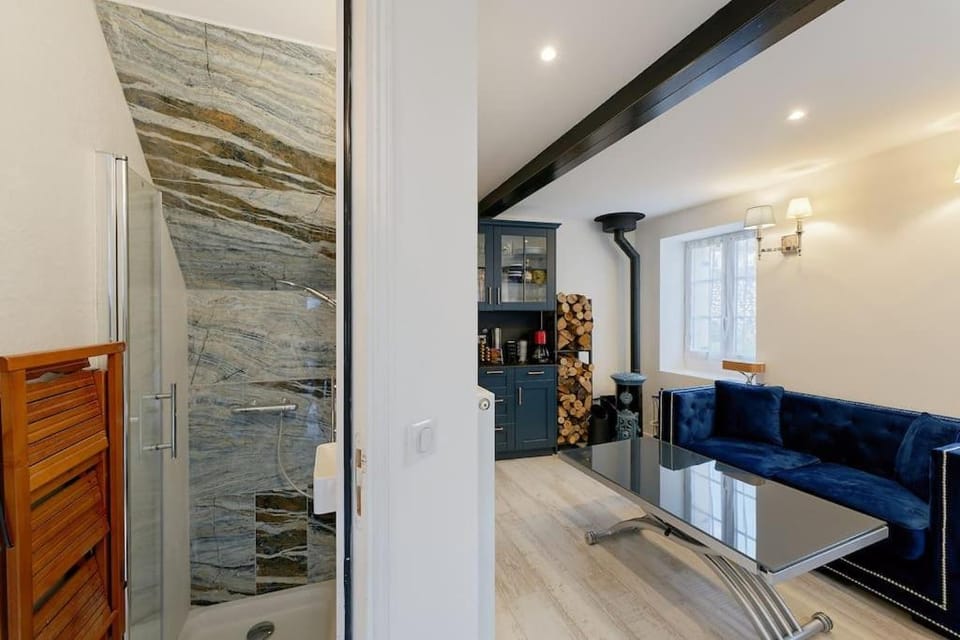 La Folie du Passeur, SPA, romantique, bord de Seine, 10 min Giverny House in Vernon