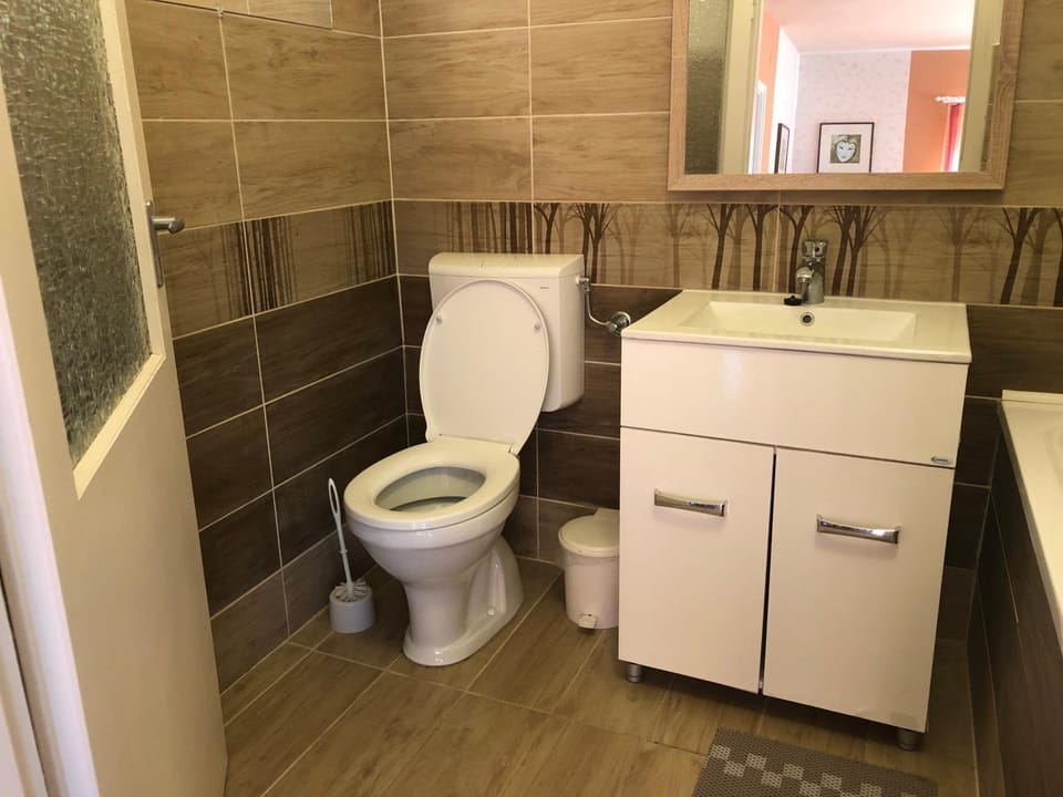 Toilet, Bathroom