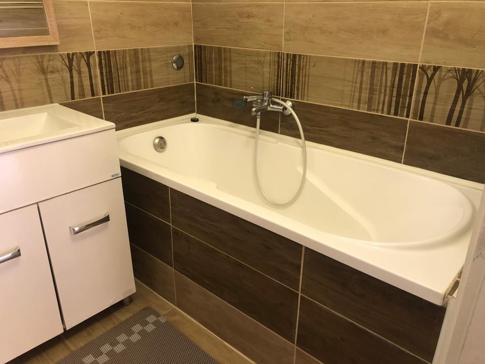 Bathroom, Bath