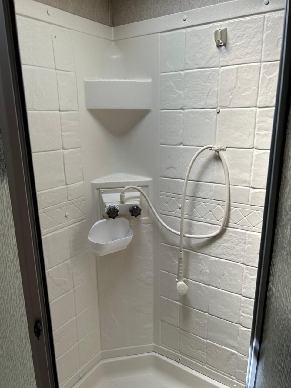 Gorgeous Denali 5th Wheel Delight! Bed and Breakfast in College Place