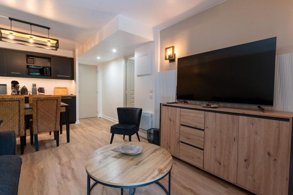 Très bel appartement rénové avec piscine tennis et parking privé 09 Apartment in Hauts-de-France