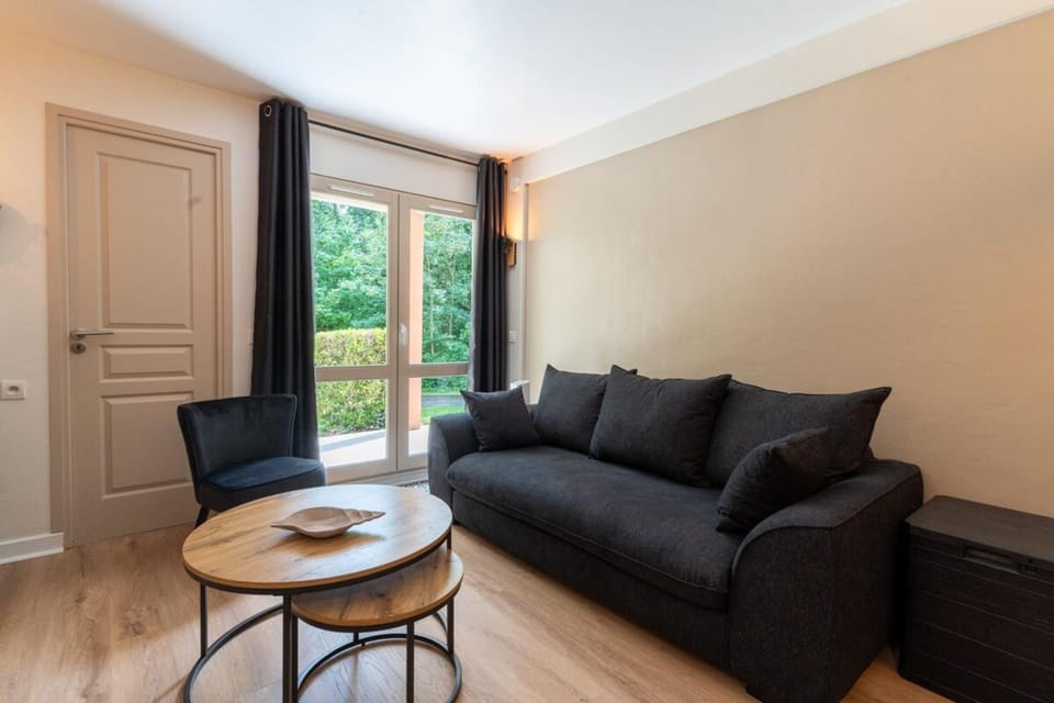 Très bel appartement rénové avec piscine tennis et parking privé 09 Apartment in Hauts-de-France