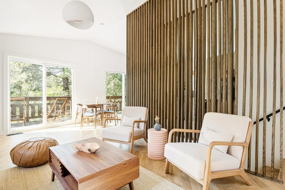 View (from property/room), Living room, Photo of the whole room, Seating area, Dining area