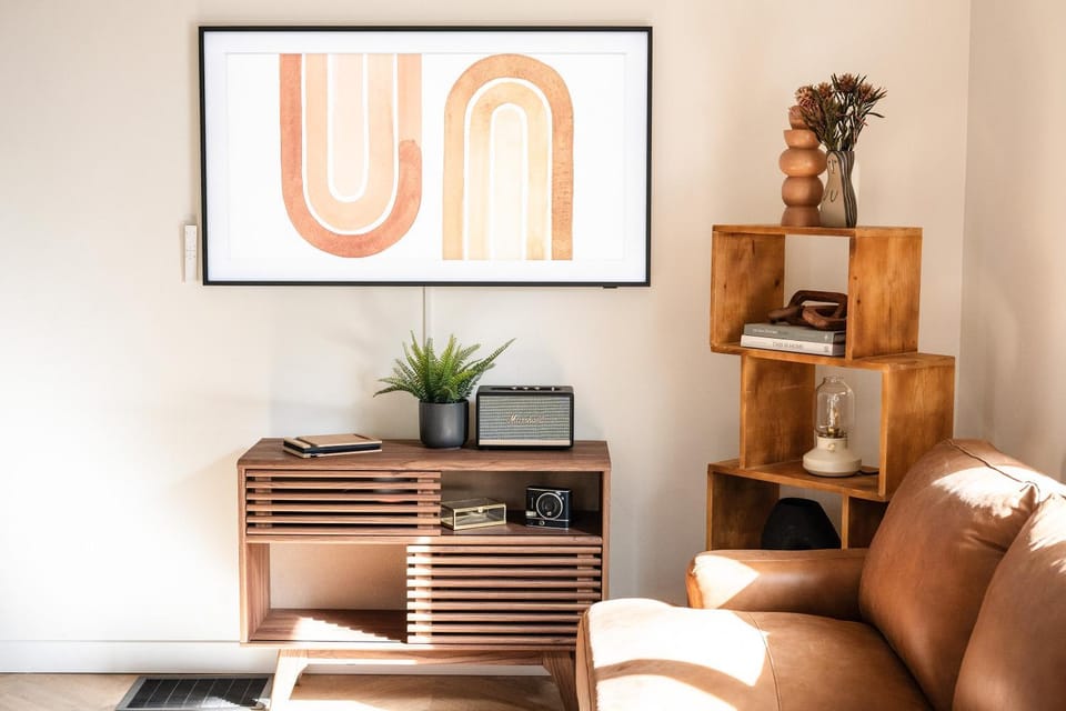 Communal lounge/ TV room, TV and multimedia, Living room, Seating area, Evening entertainment