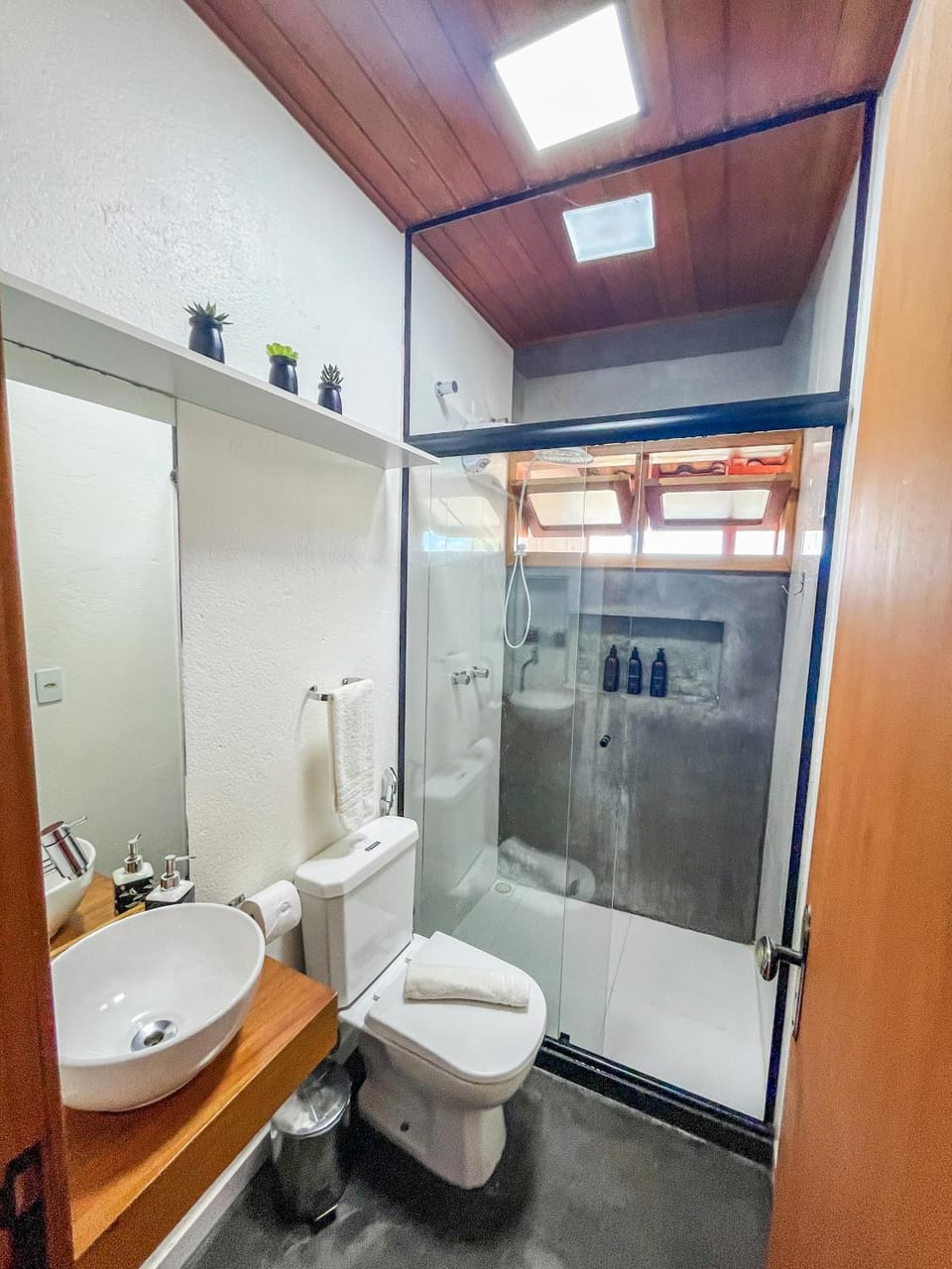 Shower, bidet