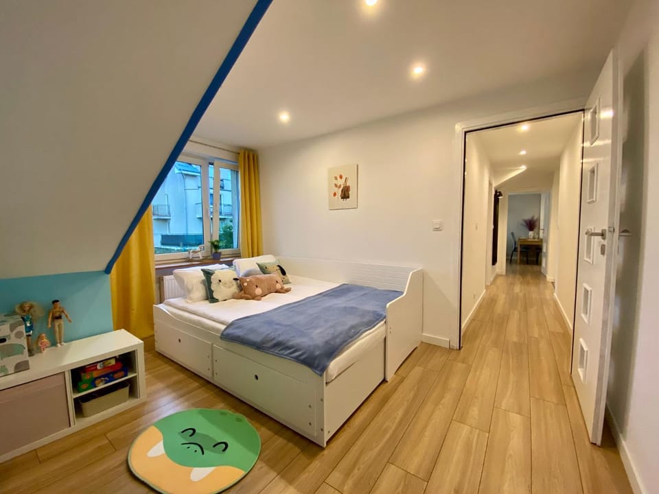 Bed, Photo of the whole room, Bedroom, children