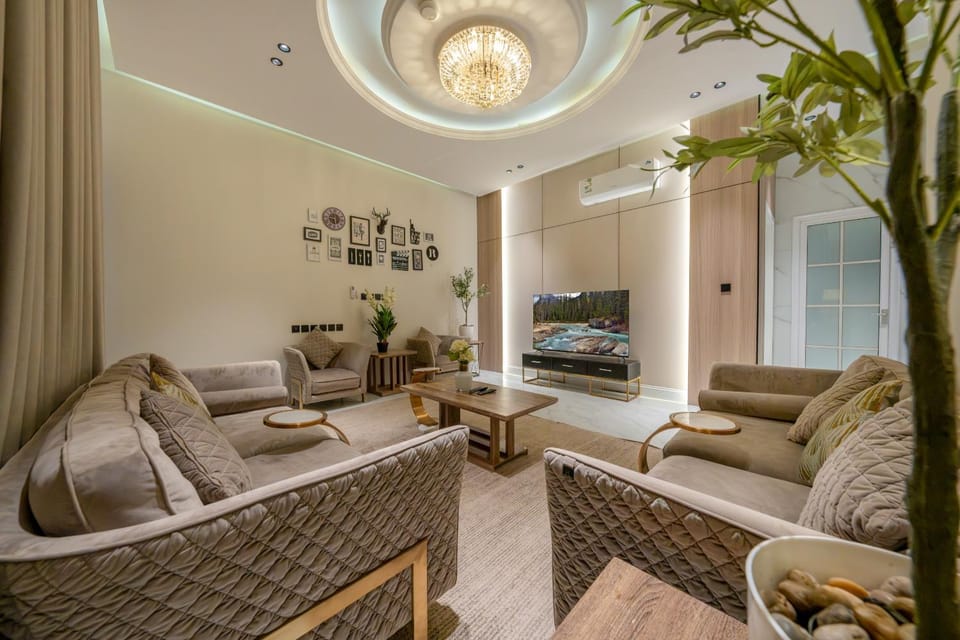 شقة ارضية فاخرة ٣ غرف وصالة دخول ذاتي ٧ Apartment in Riyadh