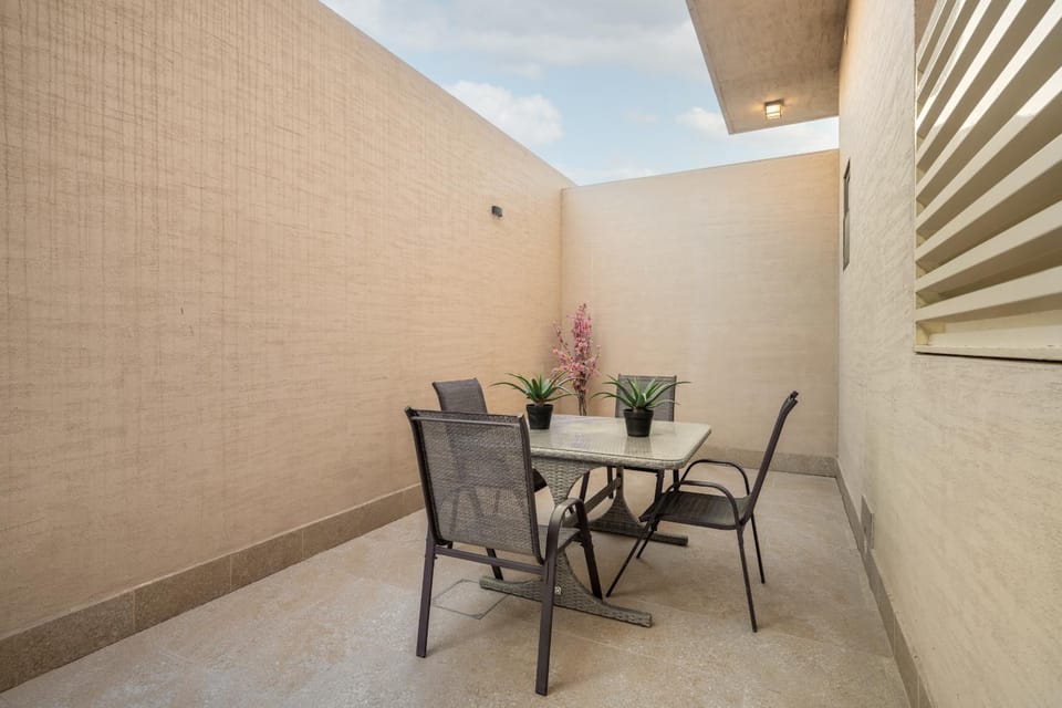 شقة ارضية فاخرة ٣ غرف وصالة دخول ذاتي ٧ Apartment in Riyadh