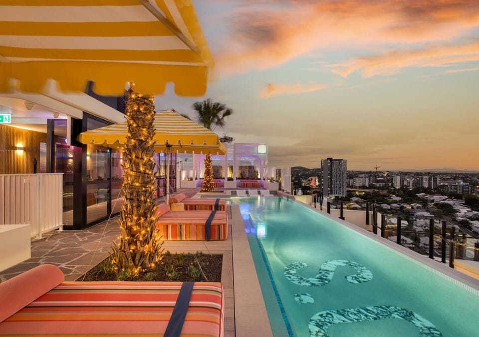 Pool view, Swimming pool