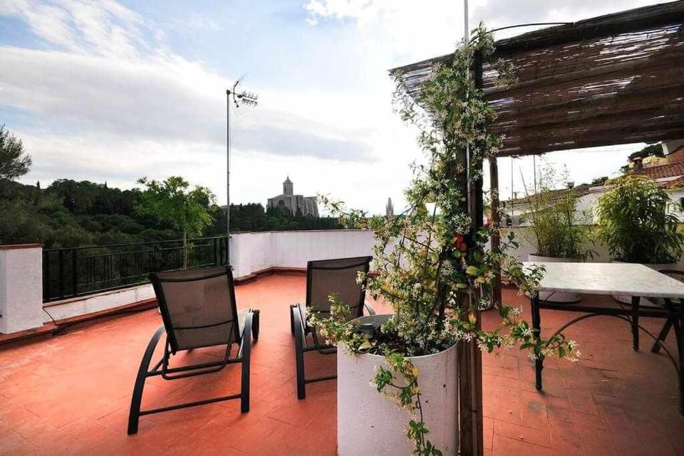 Apartamento con increíbles vistas y terraza Apartment in Girona