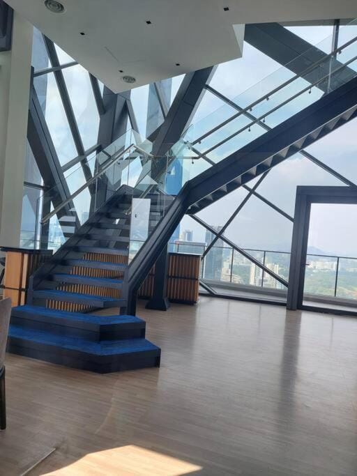 Continew Residensi 5 Min Walking to IKEA Cheras, My Town Mall, MRT Cochrane. Apartment in Federal Territory of Kuala Lumpur
