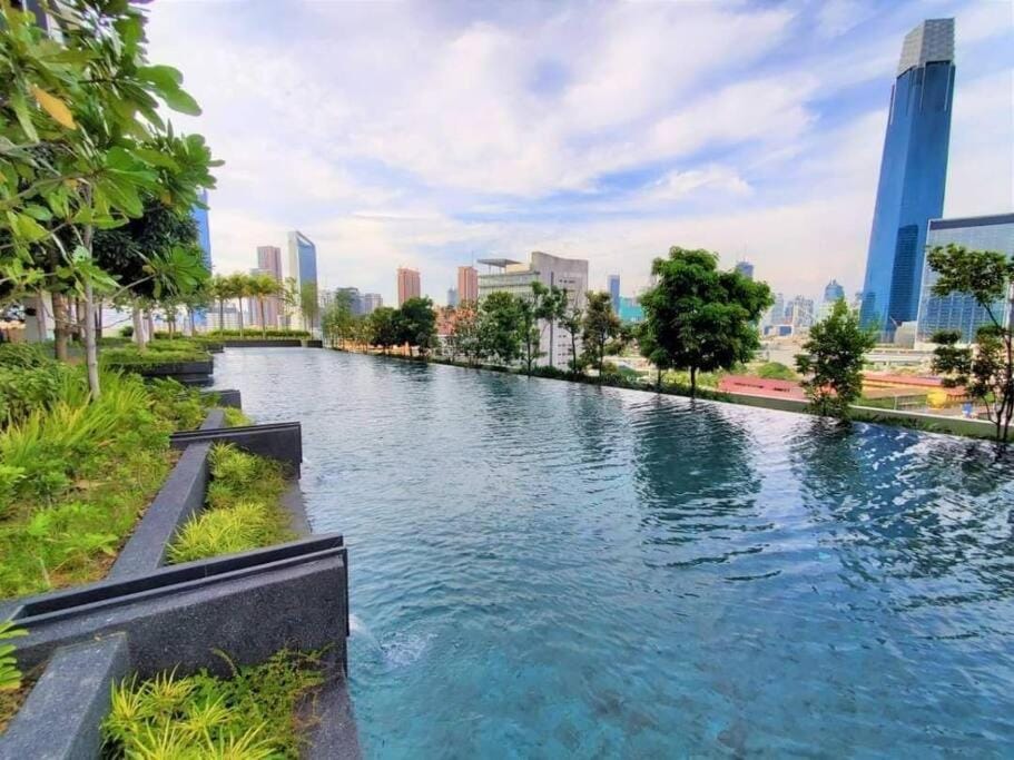 Continew Residensi 5 Min Walking to IKEA Cheras, My Town Mall, MRT Cochrane. Apartment in Federal Territory of Kuala Lumpur