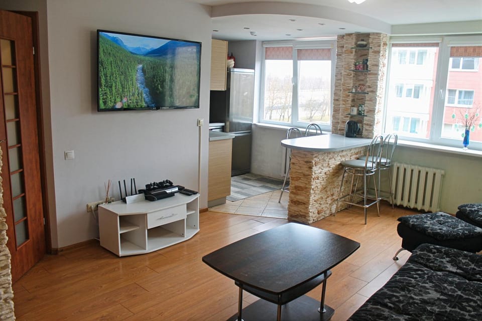 TV and multimedia, Kitchen or kitchenette, Living room, Dining area