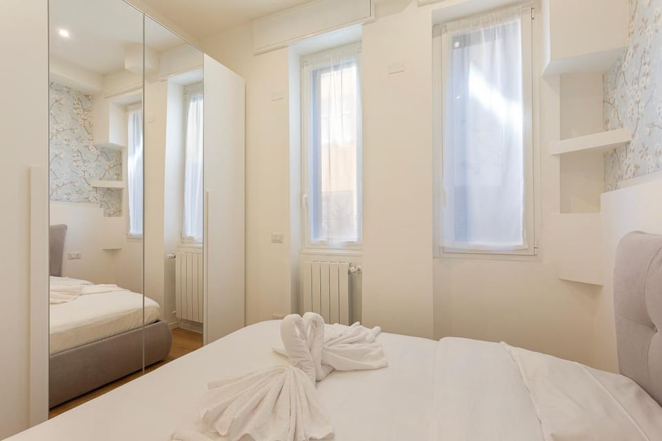 Bed, Bathroom, Photo of the whole room, Bedroom