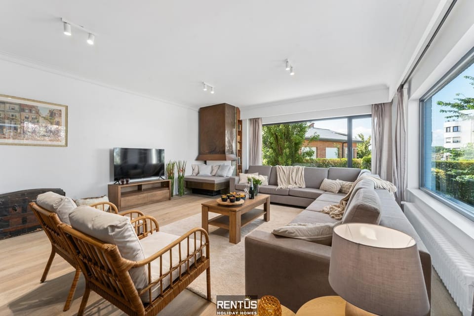 TV and multimedia, Living room, Seating area