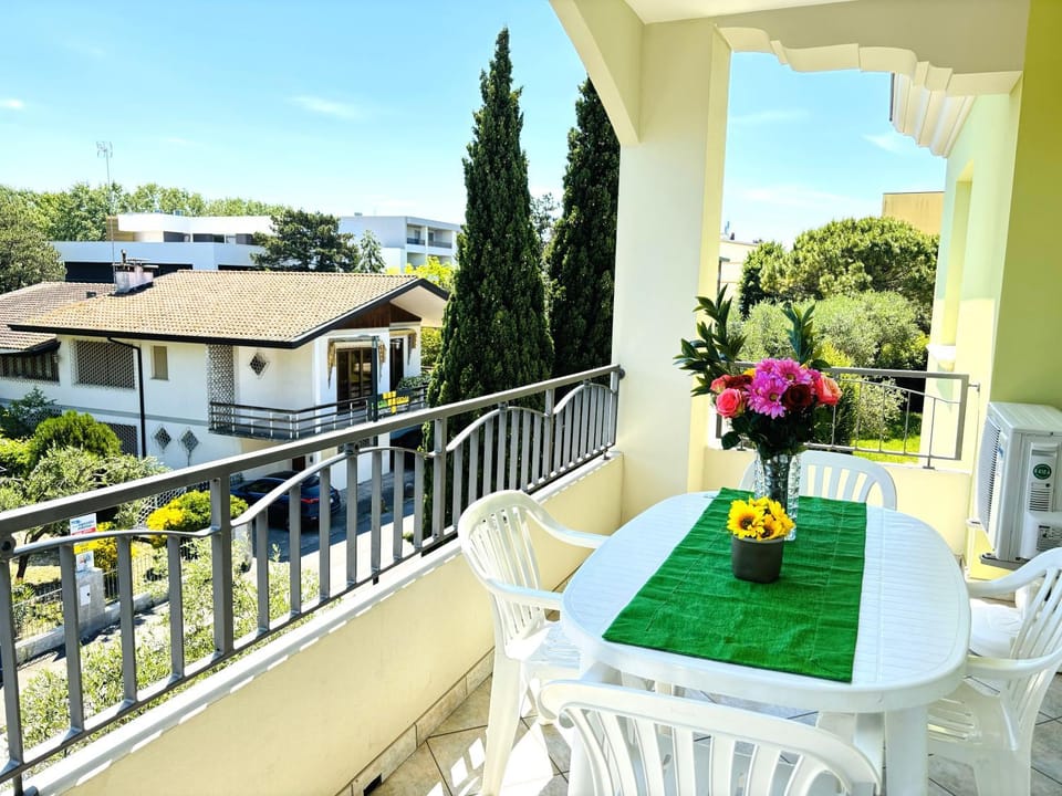 Property building, Balcony/Terrace