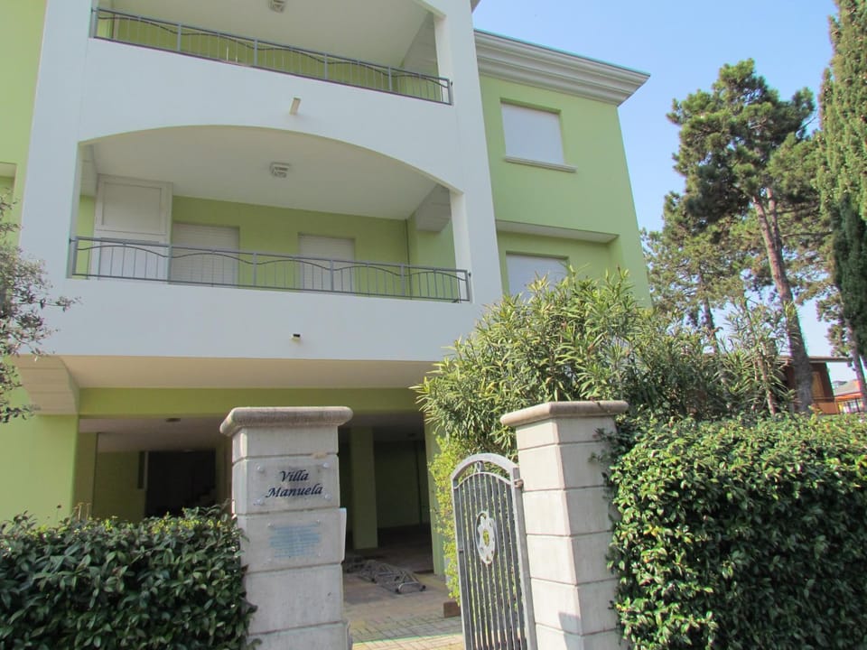 Property building, Balcony/Terrace