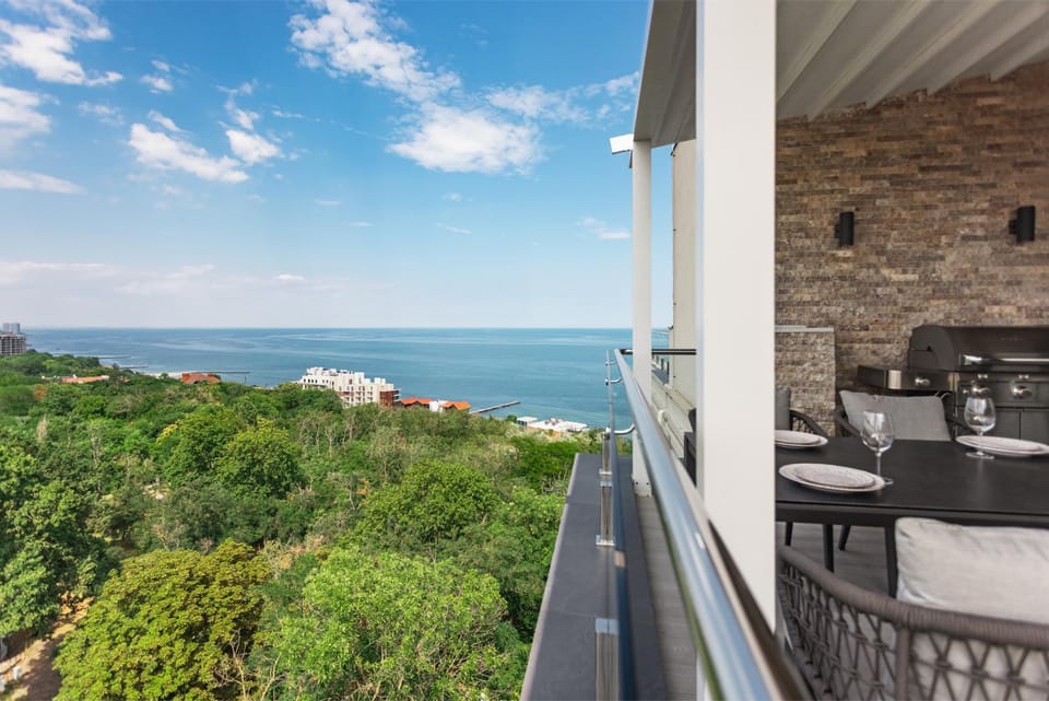 Patio, Natural landscape, View (from property/room), Balcony/Terrace, Seating area, Dining area, Sea view