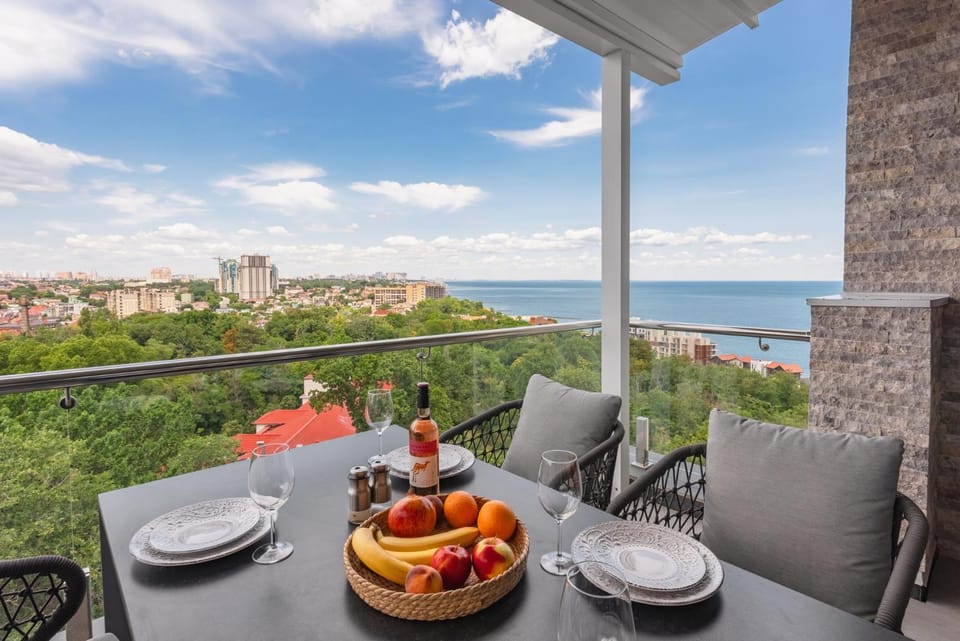 Patio, Day, View (from property/room), Balcony/Terrace, Food and drinks, Seating area, Dining area, Food, Sea view, Drinks