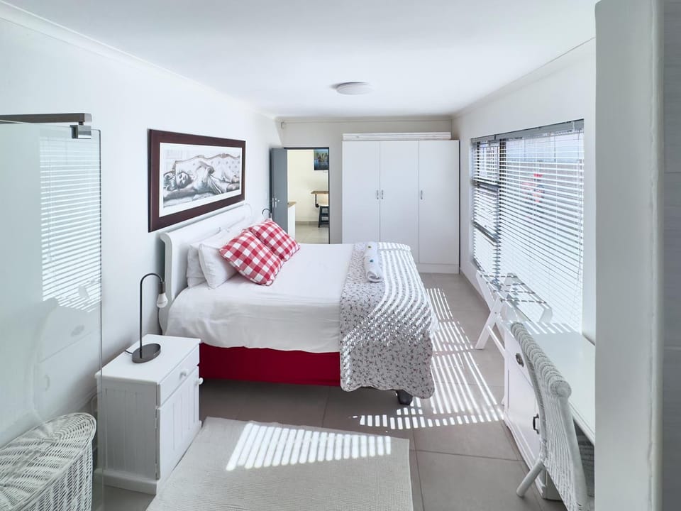 Pet Friendly Bartholomeus Diaz beach Apartment in Western Cape