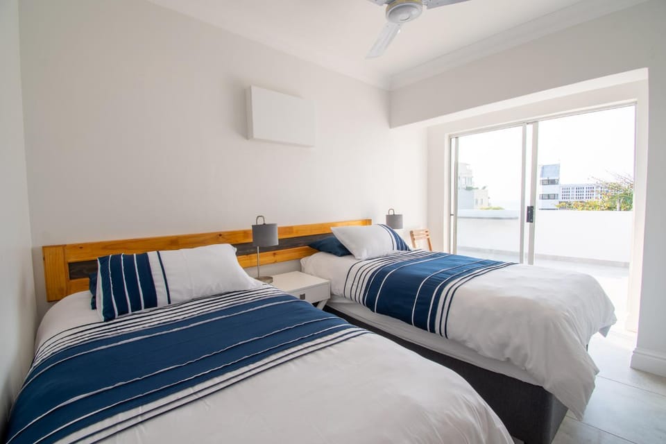 Bed, Photo of the whole room, Bedroom, fireplace