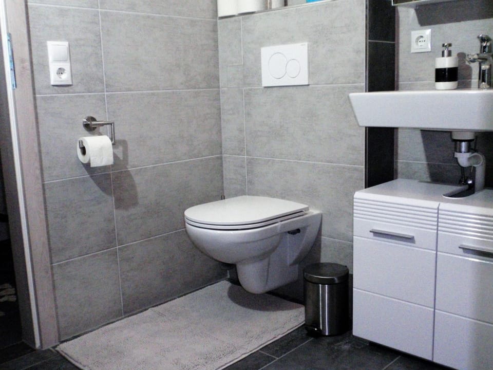 Toilet, Bathroom