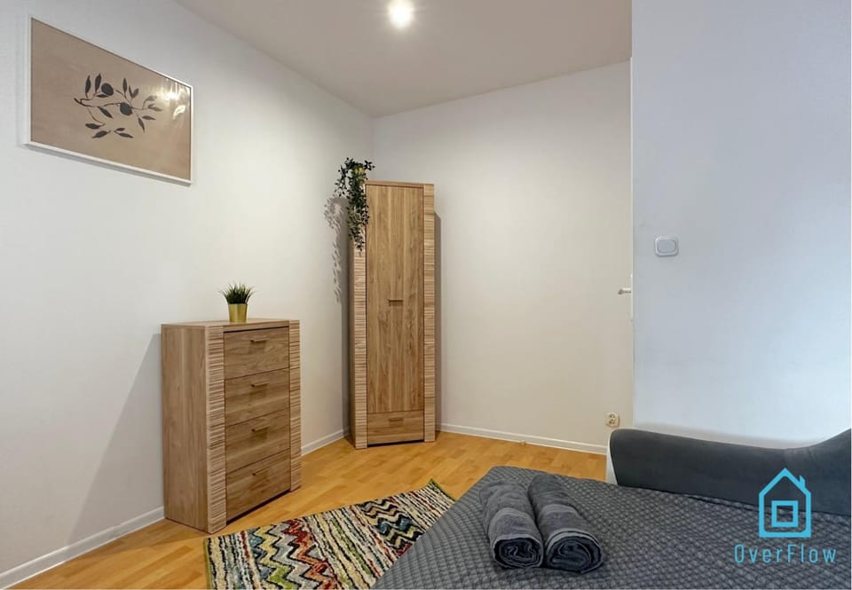 Leaf Room - 20 Minutes to Gdańsk Old Town & Seaside Vacation rental in Gdansk