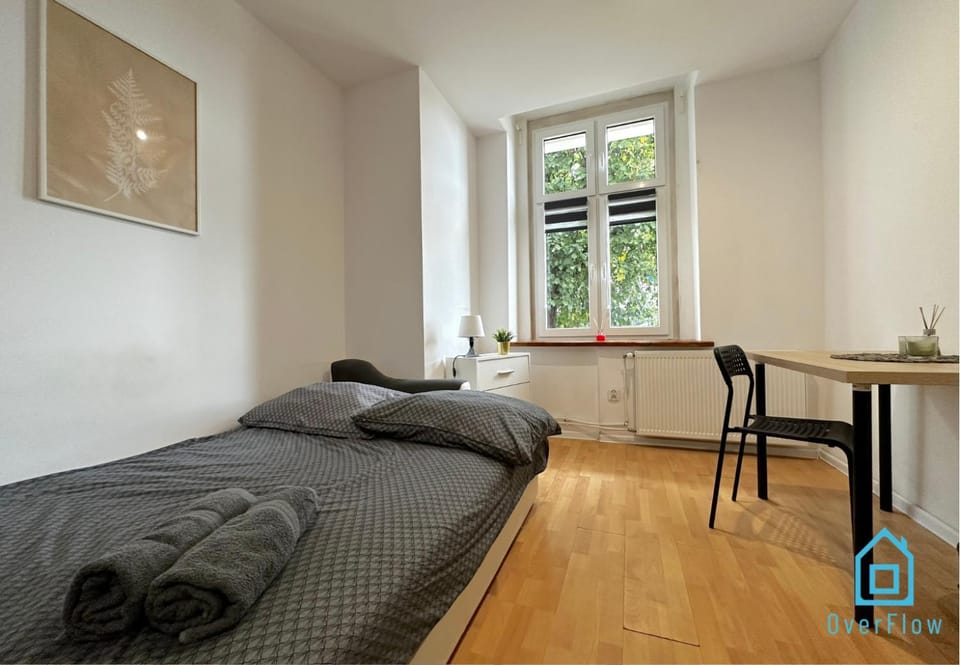 Leaf Room - 20 Minutes to Gdańsk Old Town & Seaside Vacation rental in Gdansk