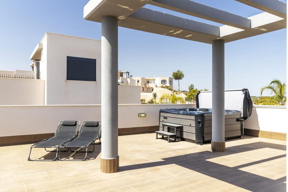 Top floor Pink Vistagolf Apartment in Vega Baja del Segura