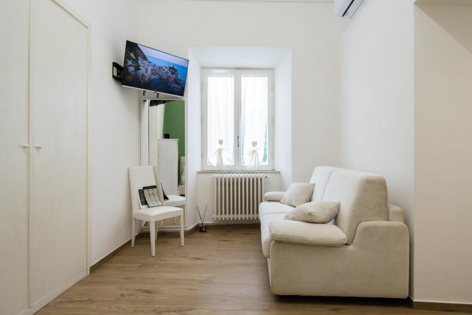 TV and multimedia, Bedroom, air conditioner