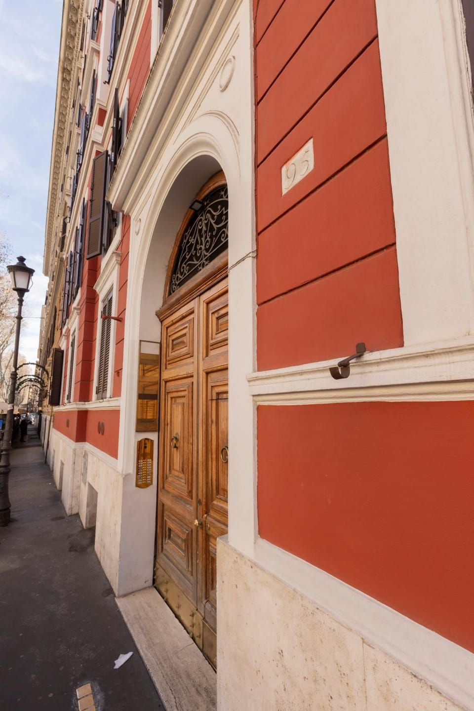 Property building, Facade/entrance, Day