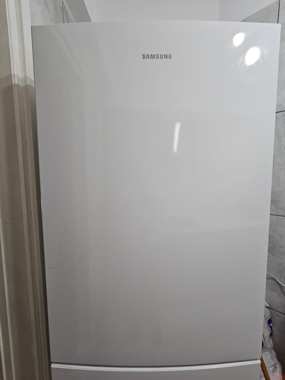 Kitchen or kitchenette, oven