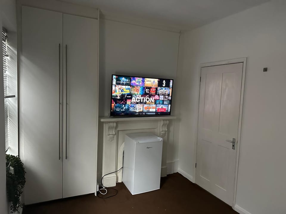 TV and multimedia, Evening entertainment, wardrobe