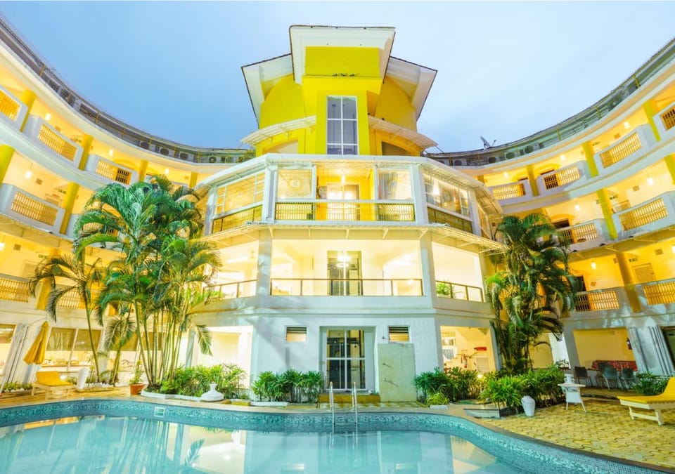 Property building, Pool view, Swimming pool