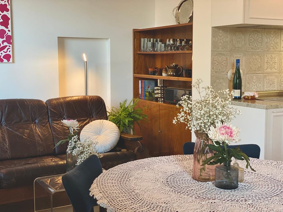 Living room, Seating area, Dining area