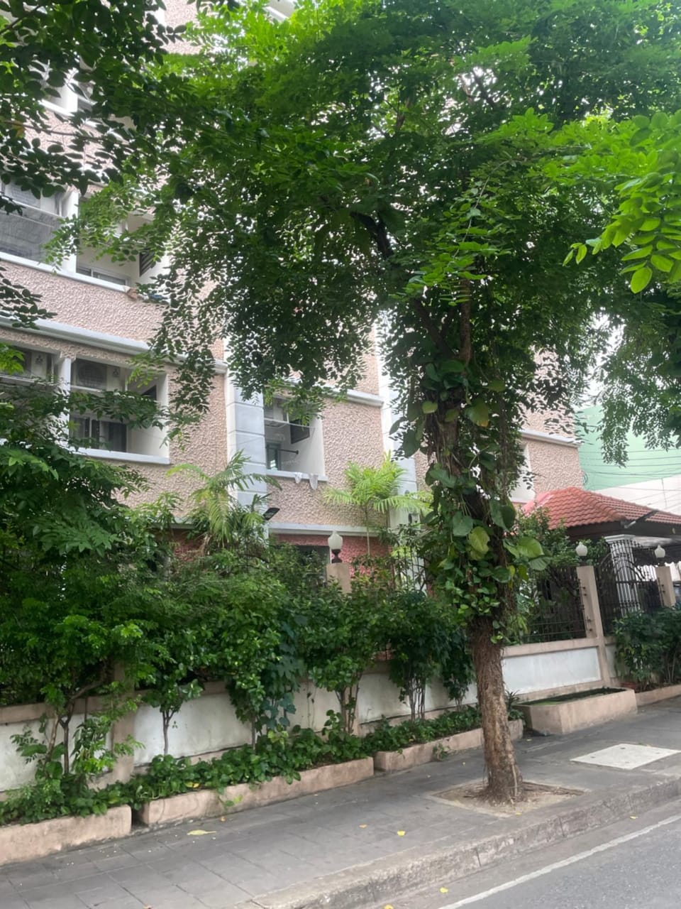 Viriyapon Apartment in Bangkok