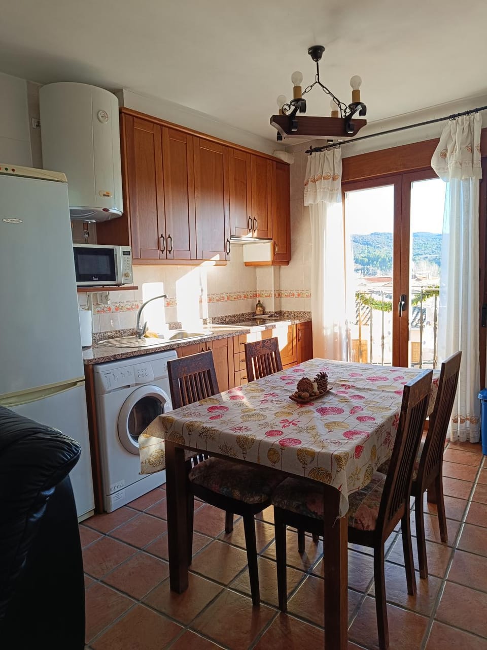 Kitchen or kitchenette, Living room, Seating area, Dining area, minibar, stove, toaster